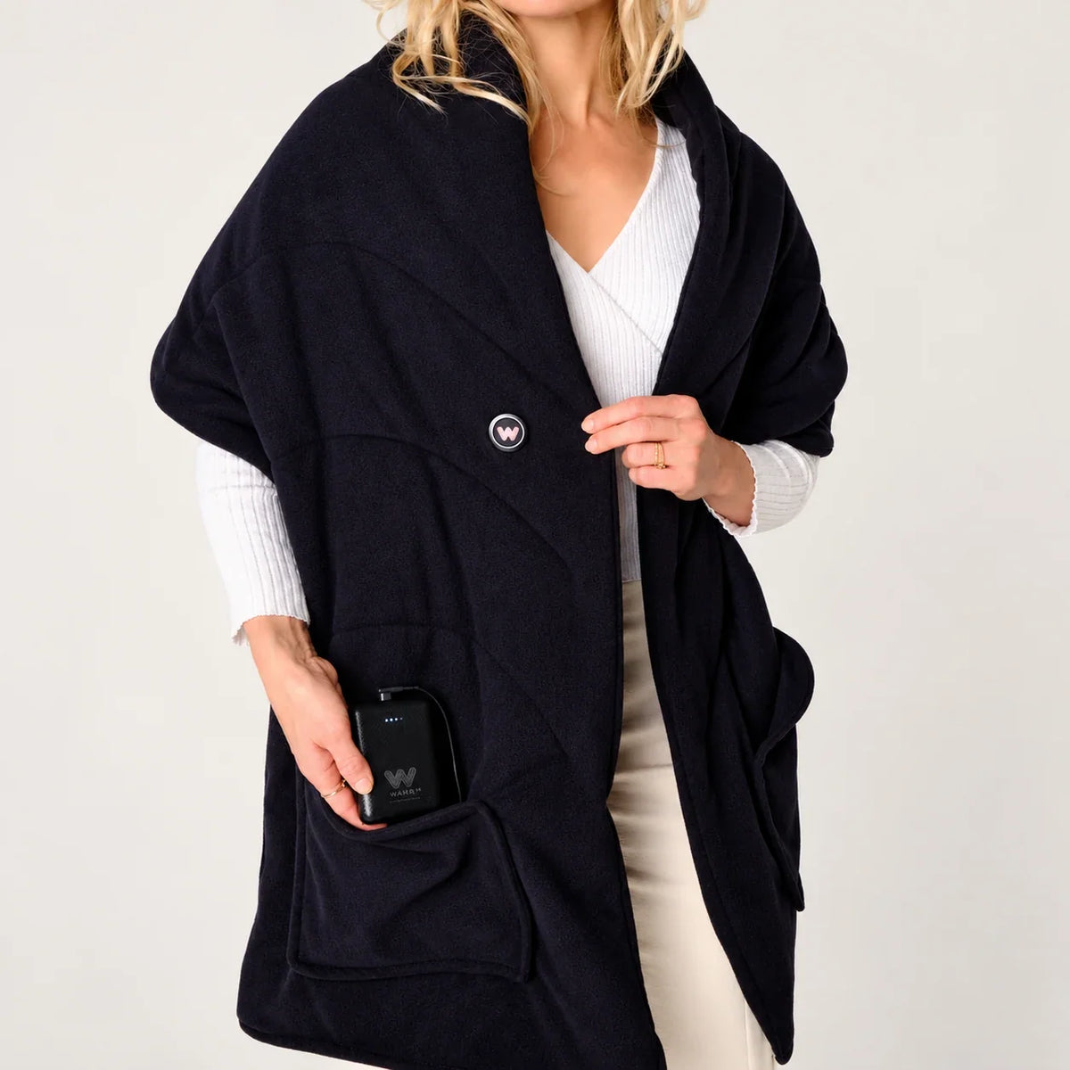 WAHRM verwarmde dames shawl navy blond model met powerbank