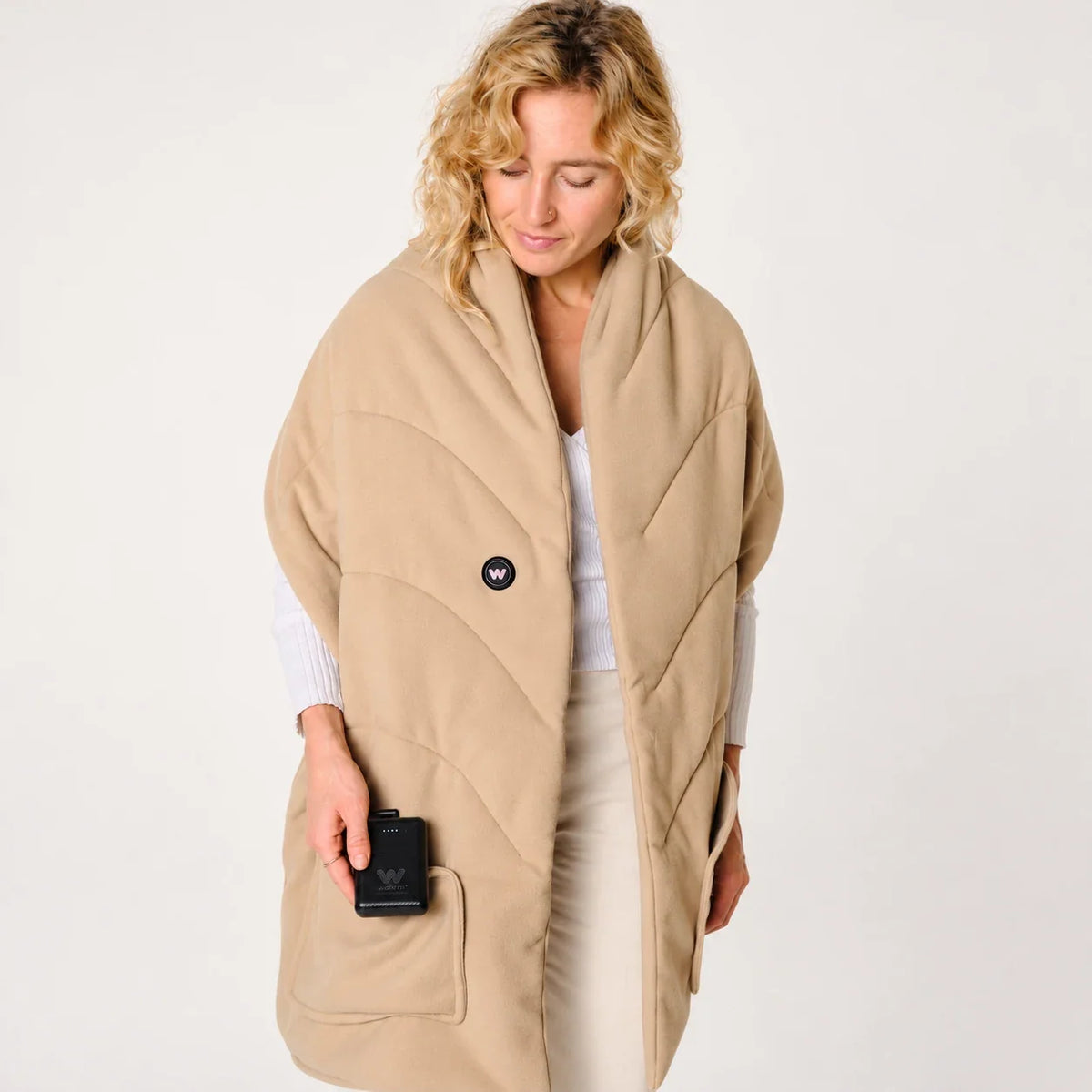 WAHRM verwarmde dames shawl taupe 190 x 40 cm blond model met powerbank