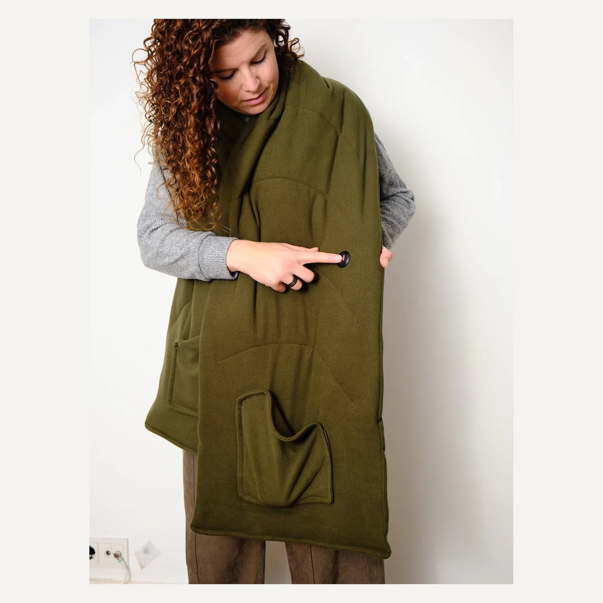WAHRM draadloze verwarmde dames shawl 190 x 40 cm donkergroen detail 047